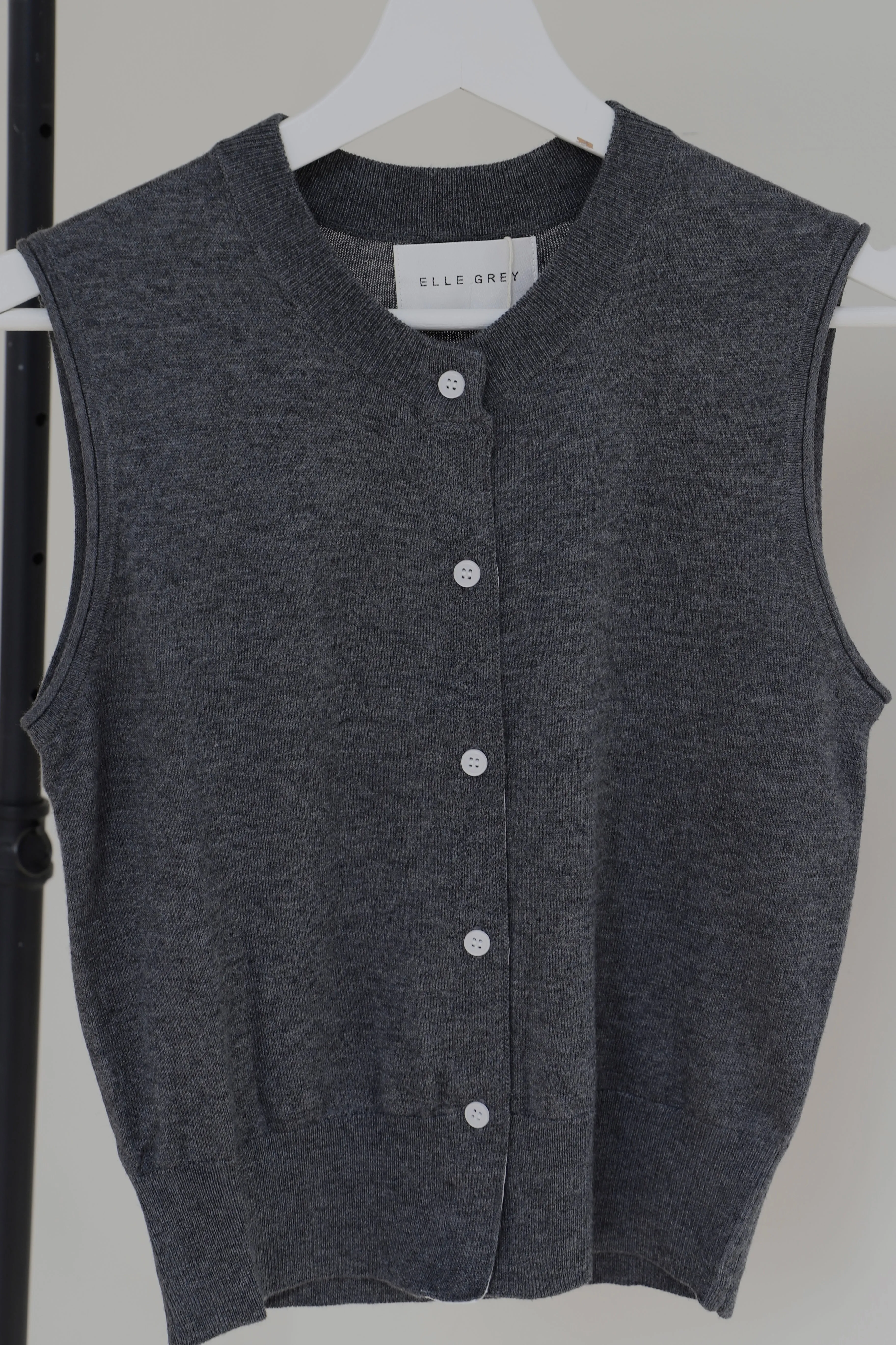 DANI VEST