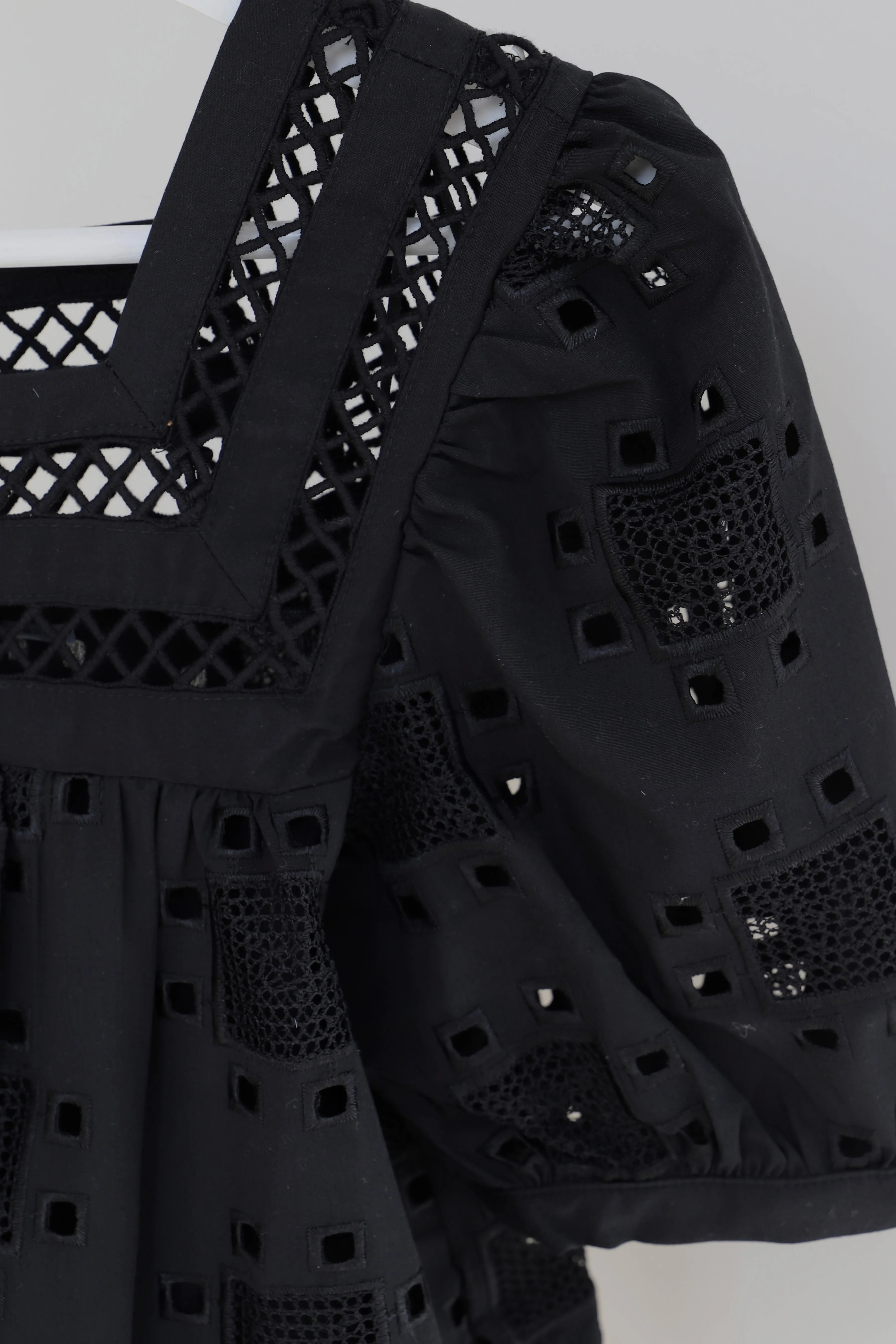 EMBROIDERED SQUARE NECK TOP