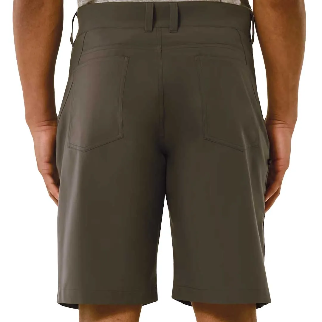 Oakley - Men's Base Line Hybrid 21 Shorts (FOA404456 86L)