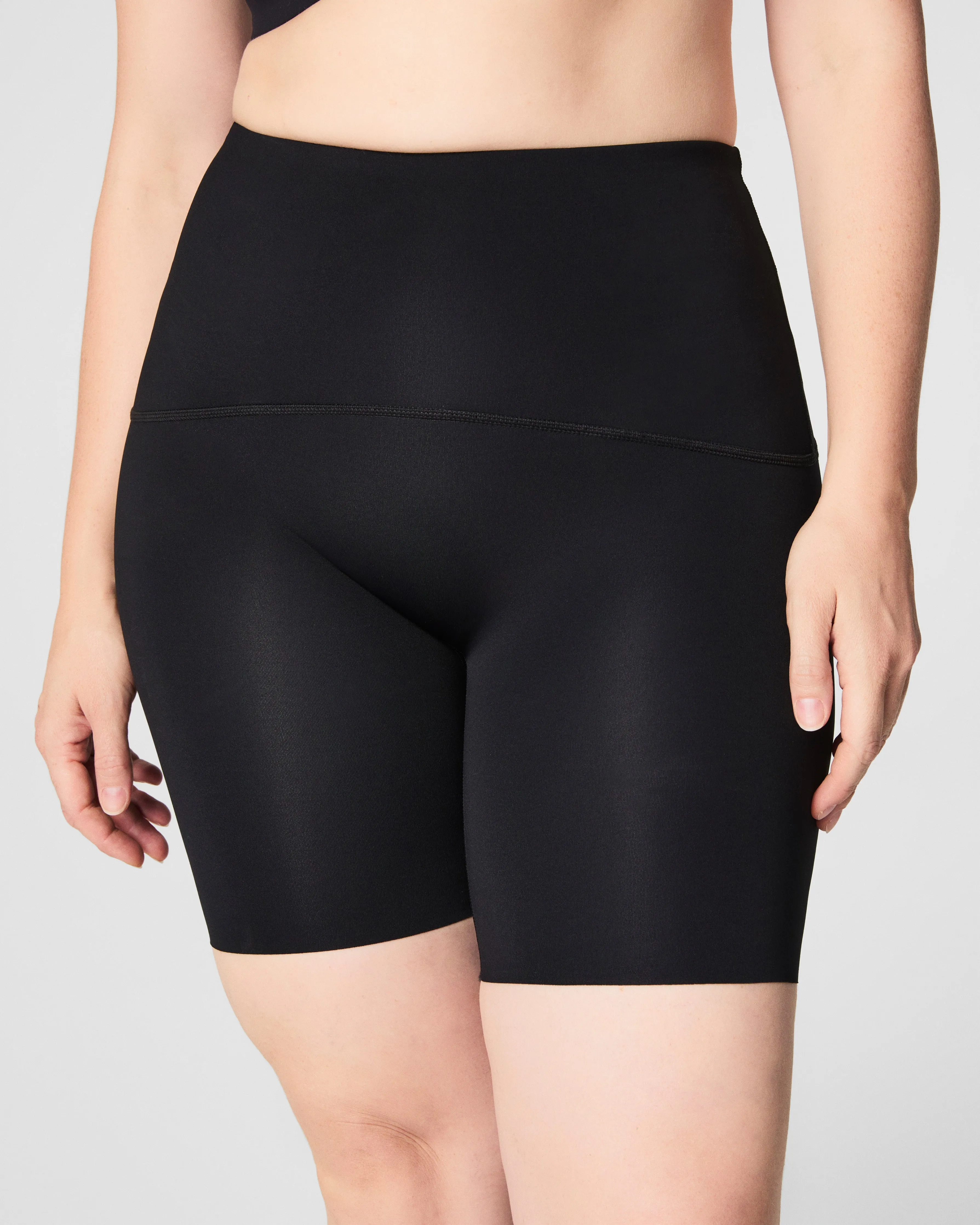 SPANXshape™ Booty Boost® Bike Short 8"