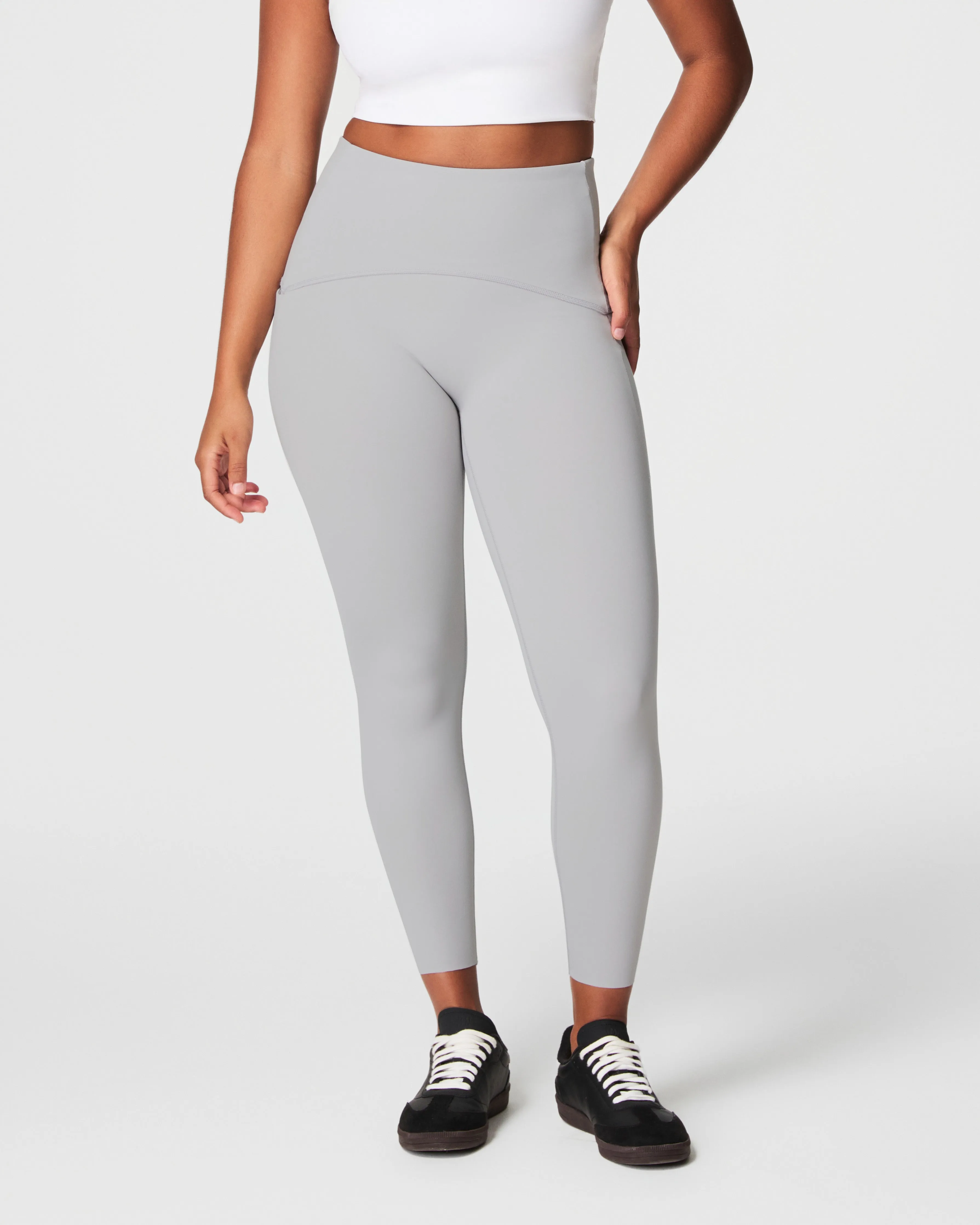 SPANXshape™ Booty Boost® Side Pocket Leggings