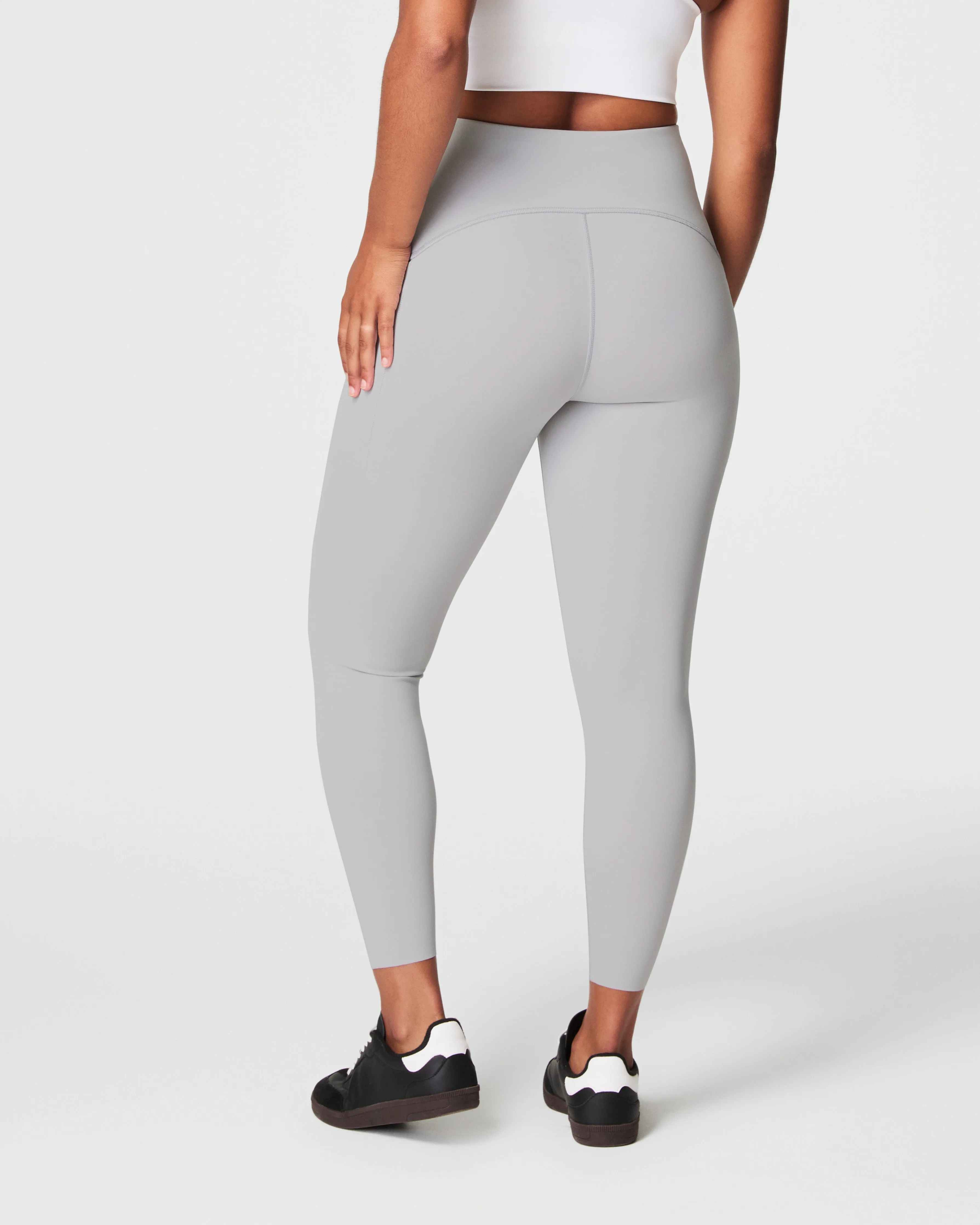 SPANXshape™ Booty Boost® Side Pocket Leggings
