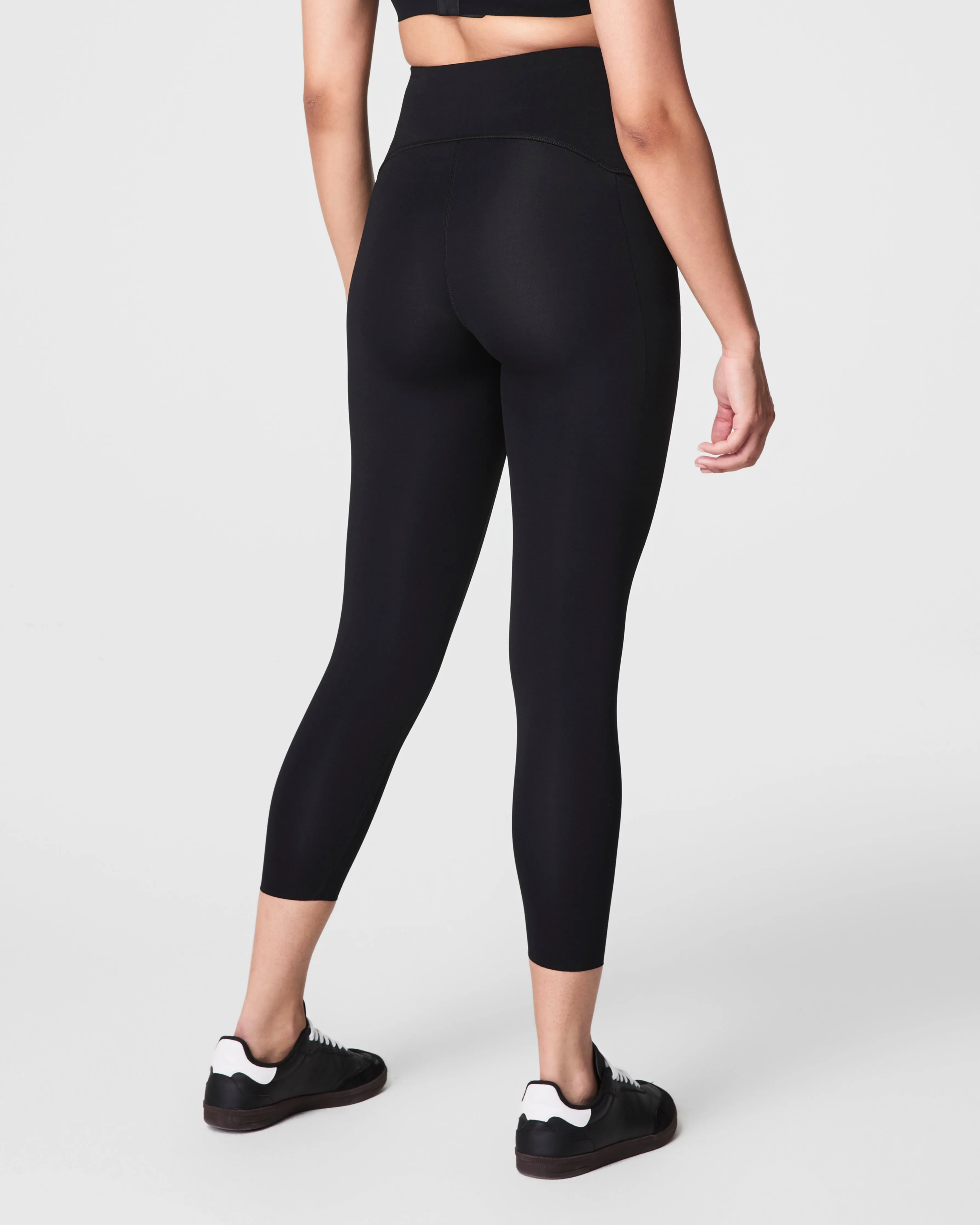 SPANXshape™ Booty Boost® Side Pocket Leggings