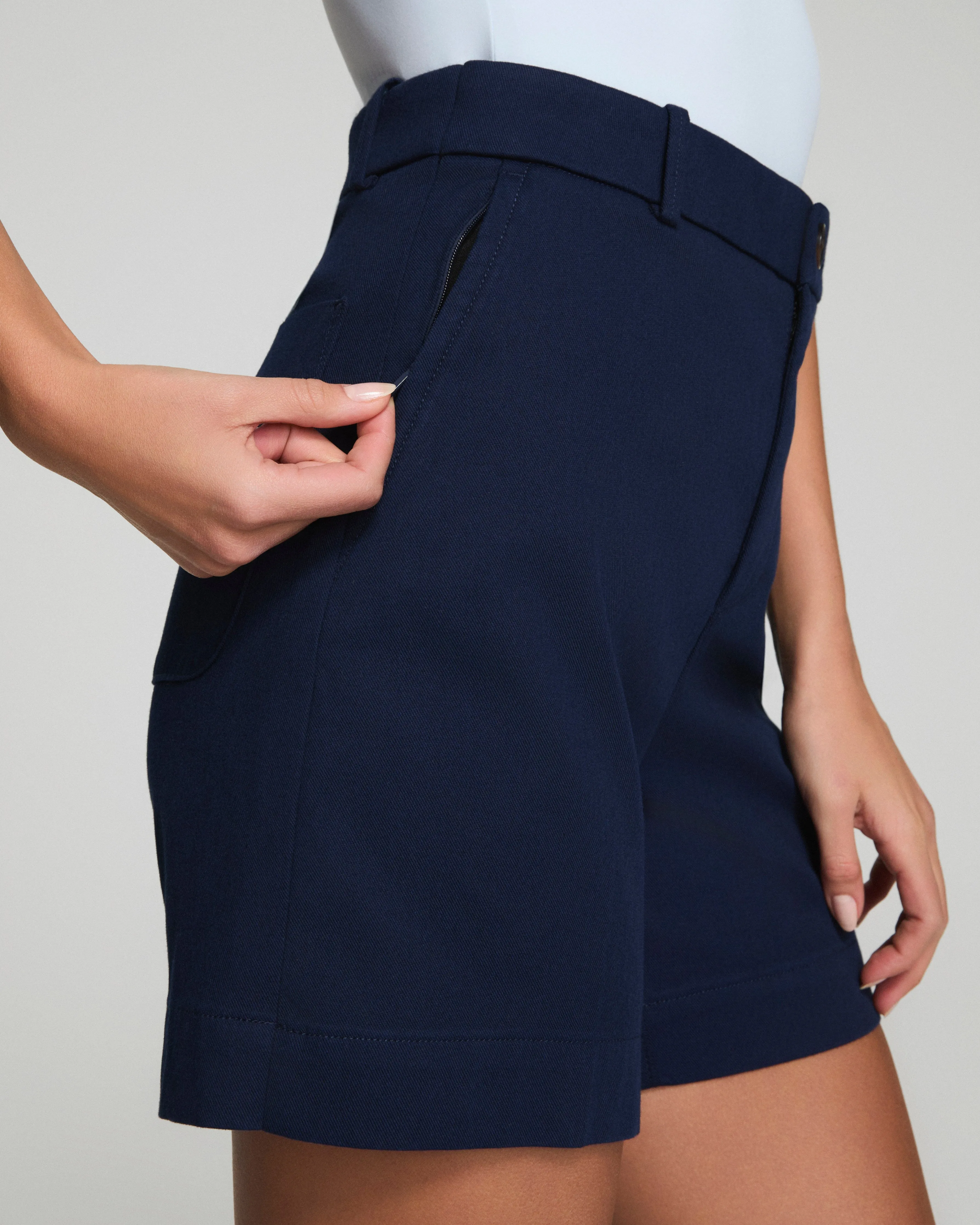 SPANXsupersmooth™ Stretch Twill Short, 7"