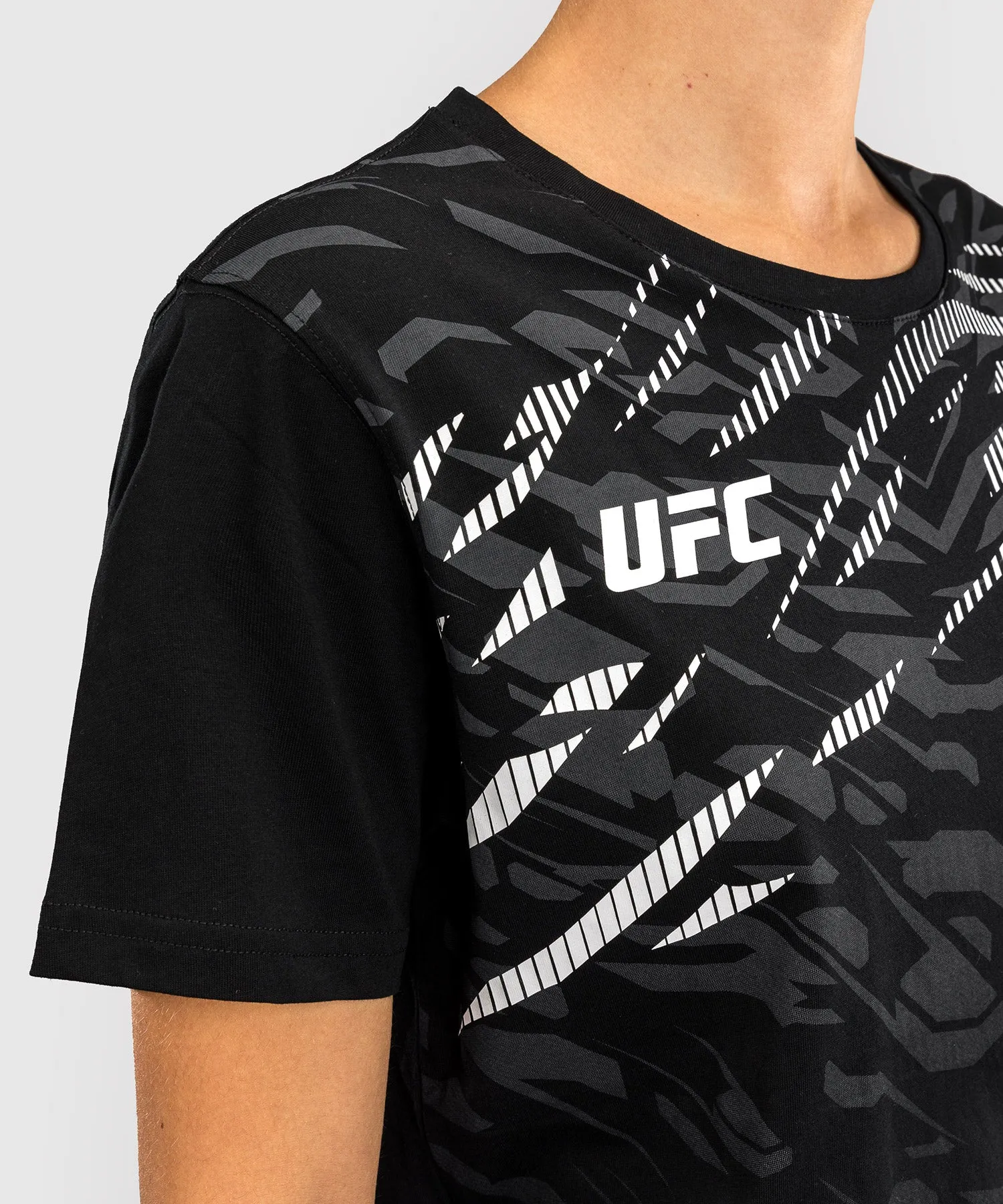 UFC Fusion by Venum Replica Women’s Short Sleeve T-Shirt - Black