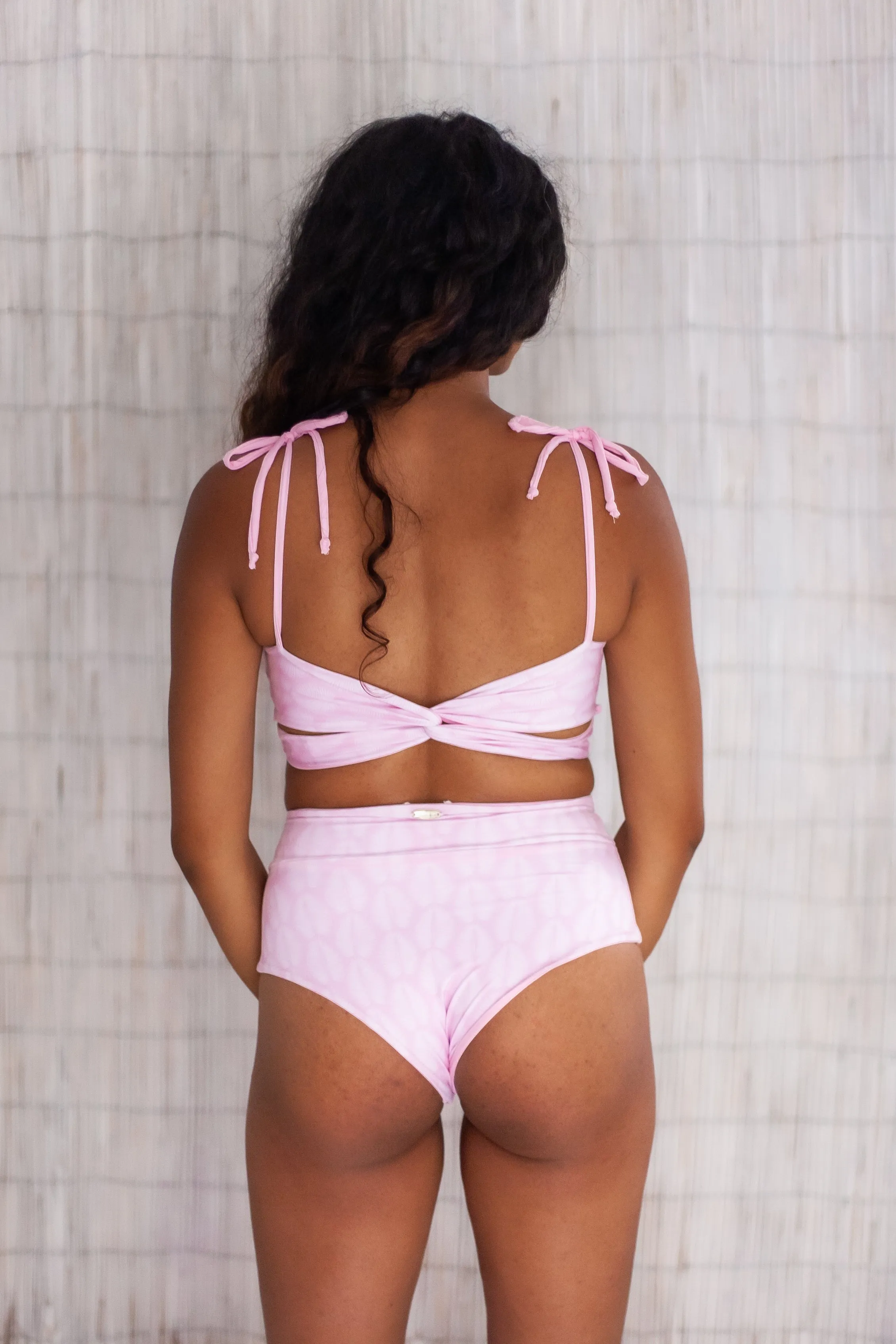 Vahanga Top| Pink Palm   Conch